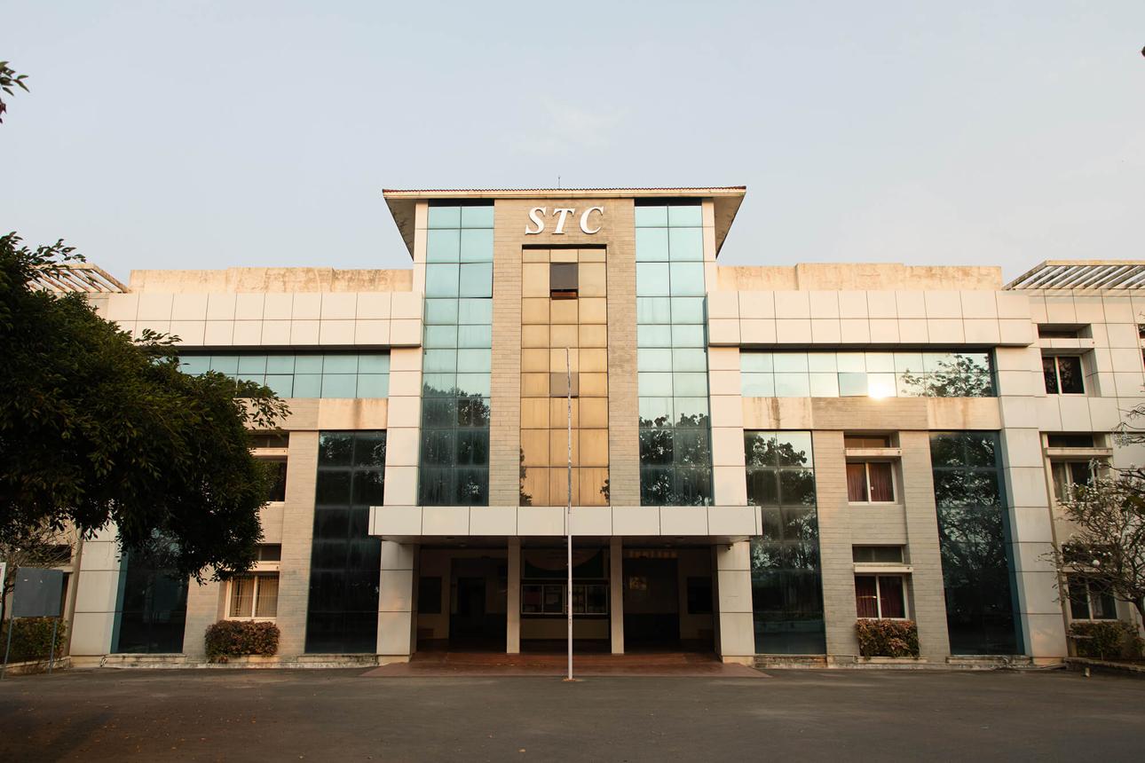 Sree Saraswathy Thyagaraja College Campus